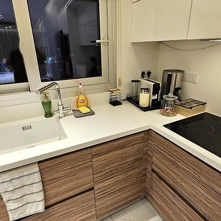 The Suave - Centre Luxury Apartment