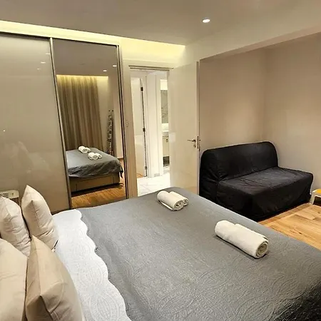 The Suave - Centre Luxury Apartment *